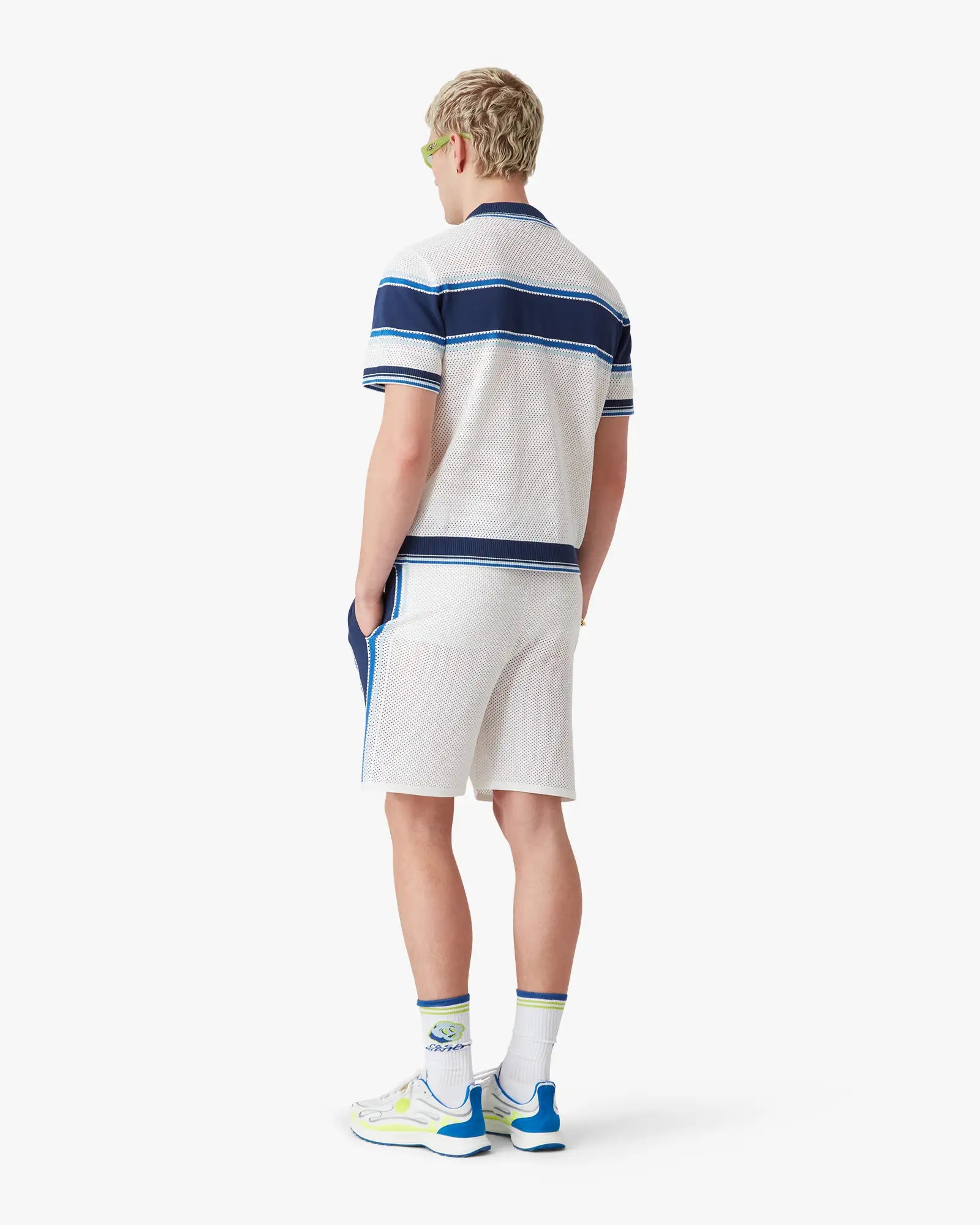 Short de survêtement en mesh à rayures blanches et bleues