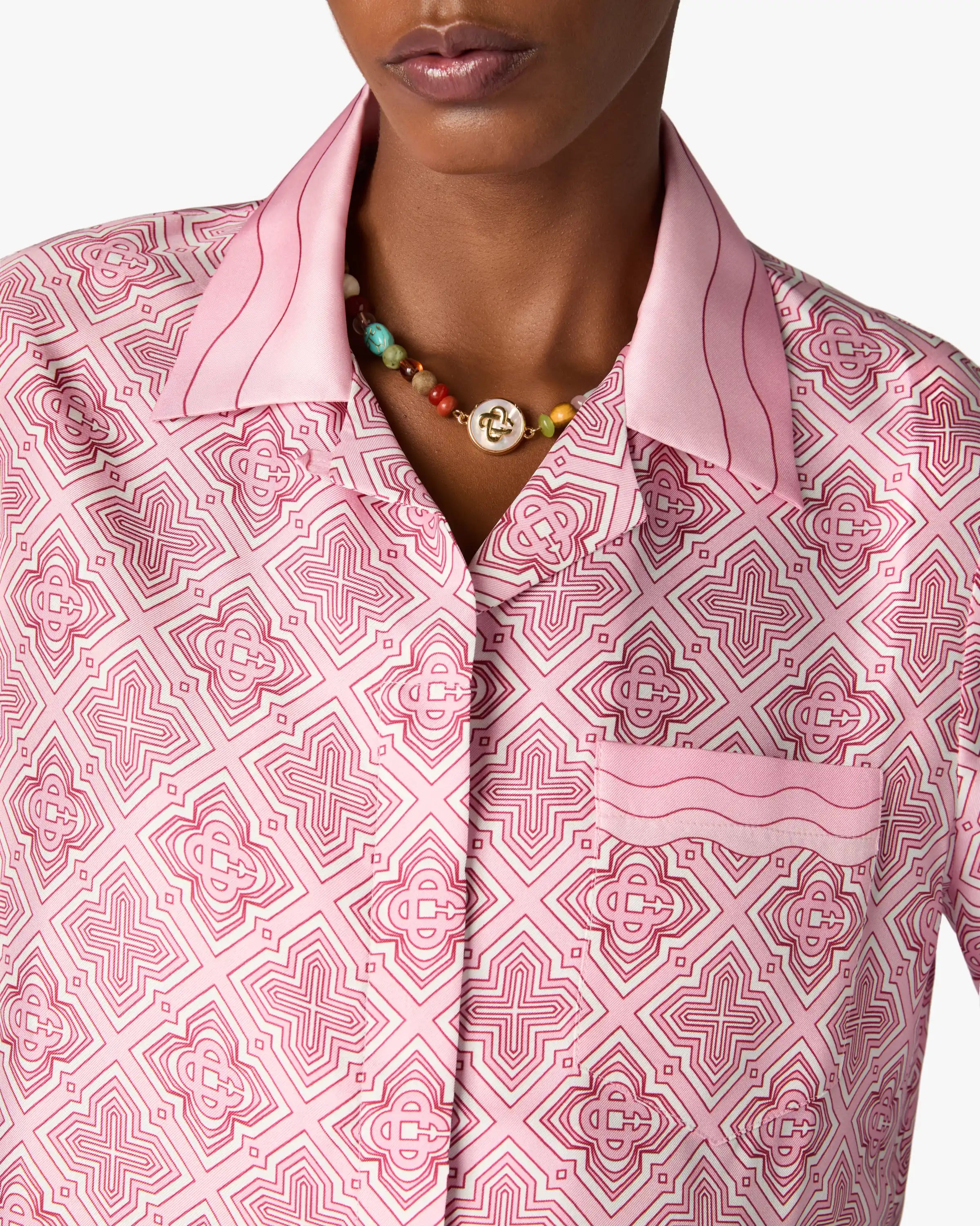 Chemise en soie rose à monogramme Radiating